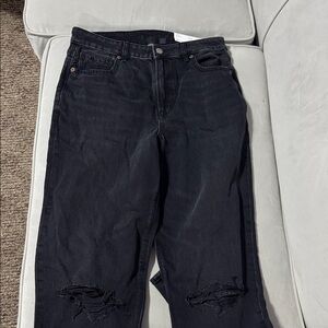 American Eagle Outfitters Destroyed Black Mom Jeans